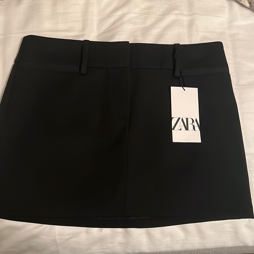 Black Zara mini skirt